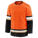 Oranje ijshockeyshirt met lange mouwen en zwarte en witte strepen